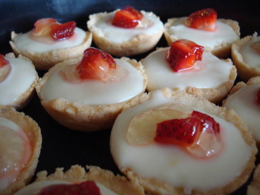 fruit en kaastaartjes