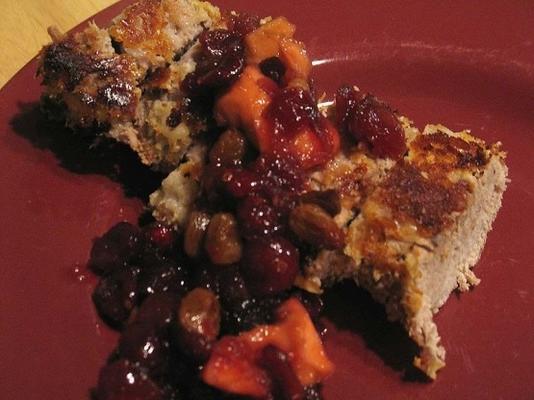 amandel-varkenshaas met gedroogde cranberry-appelbeslag