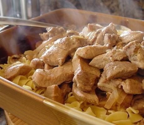 romige varkensvlees stroganoff