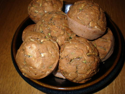 hartige basilicum courgette muffins