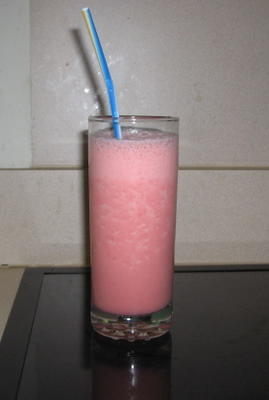 aardbei nesquik fruitige ijzig smoothie