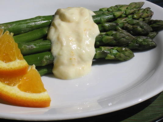 asperges met laag vetgehalte sinaasappelsaus