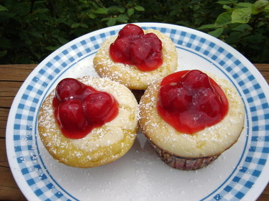 kersen cheesecake cupcakes