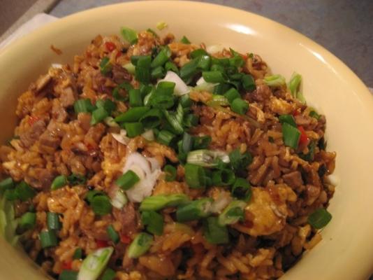 Chinese paddestoel varkensvlees gebakken rijst