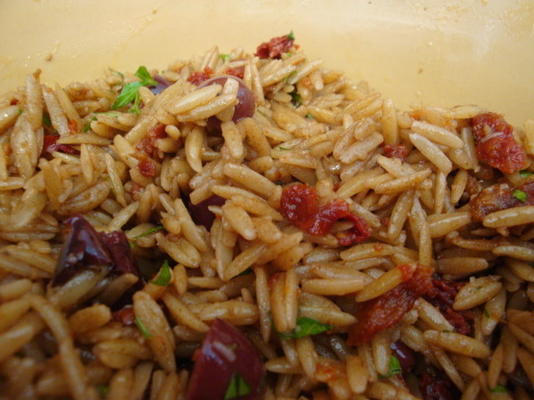 orzo salade met zongedroogde tomaten