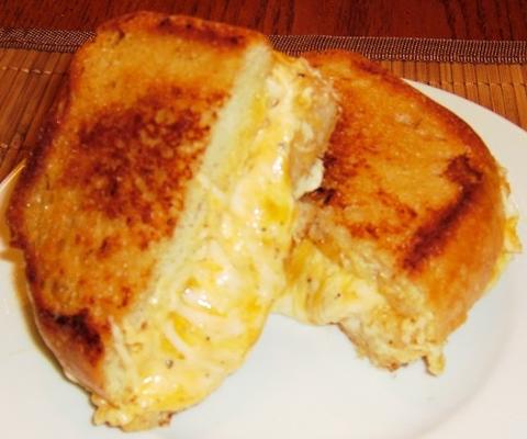 de ultieme sandwich met gegrilde kaas