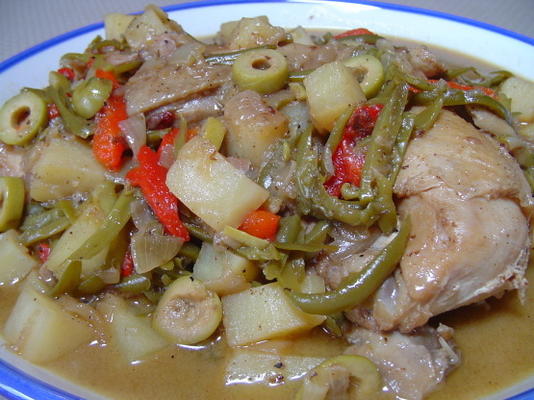 Cubaanse kipstoofpot (Guisado de Pollo)