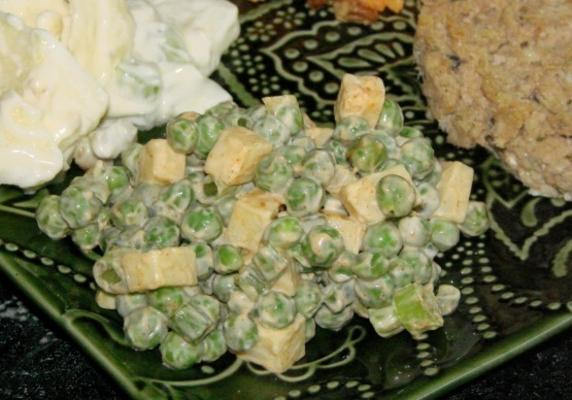 snelle en eenvoudige groene erwt en cheddar salade