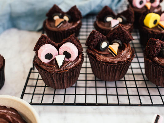 tweet twooo, toeterende halloween uilen - halloween cupcakes / muffins