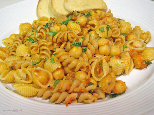 ceci e pasta