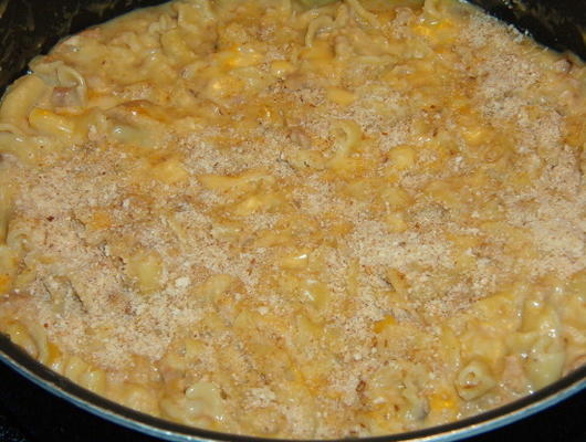 pasta en tonijn Cheddar bakken