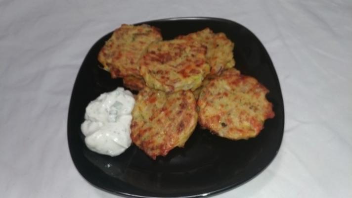 gebakken courgette aardappel latkes