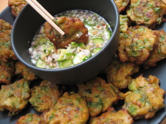 tod mun goong (thai fish and shrimp cakes)