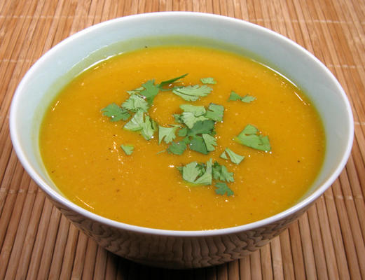 herfst goud butternut squash soep - met Thai geïnspireerde smaken