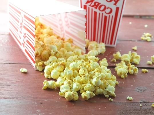 cheesy gebarbecuede popcorn