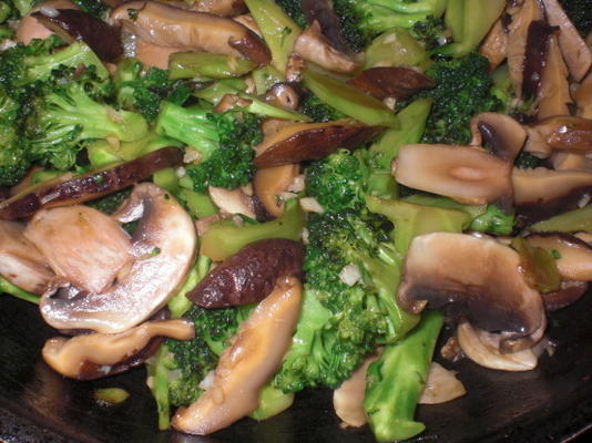 broccoli en champignons in oestersaus