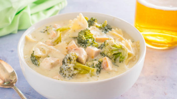 lichte kipbroccoli alfredo soep (lager vetgehalte)