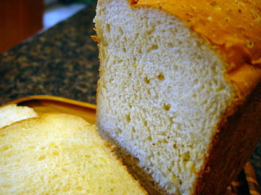 Parmezaanse pijnboompittenbrood (broodmachine)
