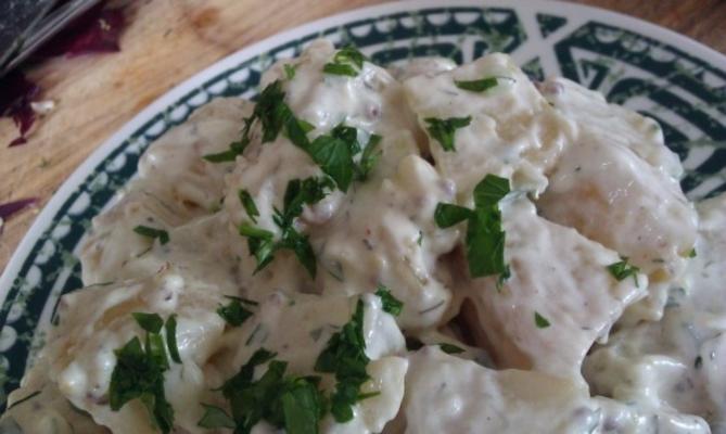 romige aardappelsalade met kruiden