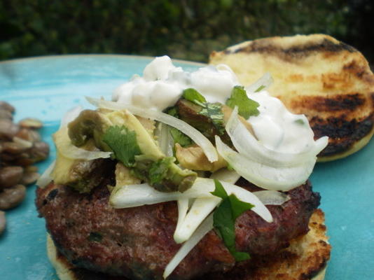 burgers van jalapeno, avocado en spek