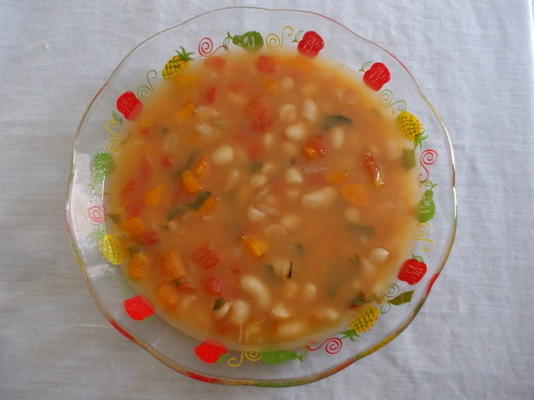 griekse fasolatha (marine bonen soep)