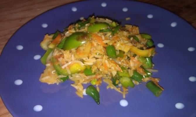 aromatische plantaardige gefrituurde rijst (su cai chao fan)