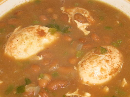sopa de frijoles con huevos (bonen- en eiersoep)