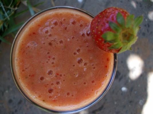 smoothie met perzik en aardbei