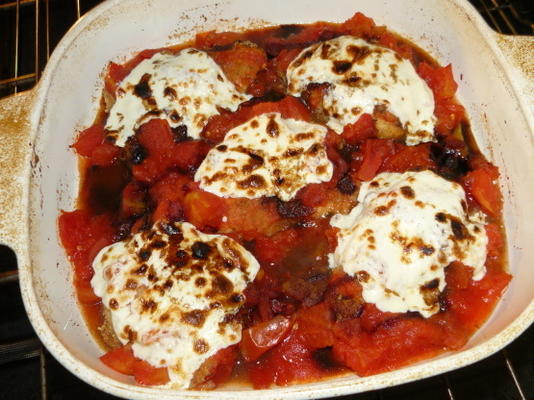 in de oven gebakken kip met verse mozzarella en tomaten