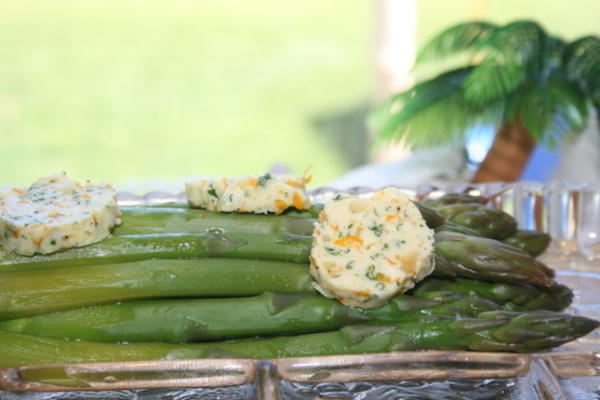 asperges met gemberoranje boter