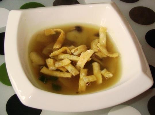 Japanse voorgerecht bouillon