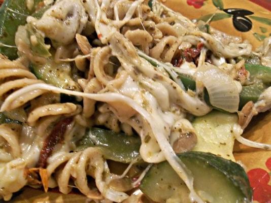 pittige pesto pasta en groenten