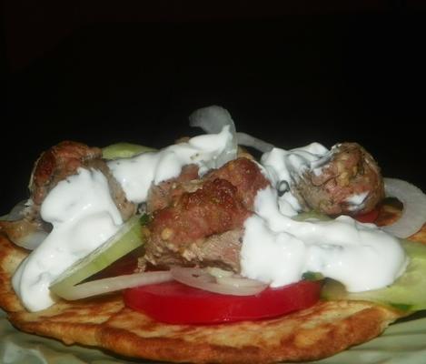 snel en gemakkelijk varkensvlees kebab (souvlaki)