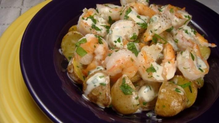warm gebraden aardappel en garnalensalade