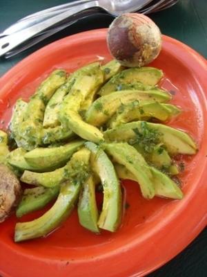 avocado met limoen en pepers