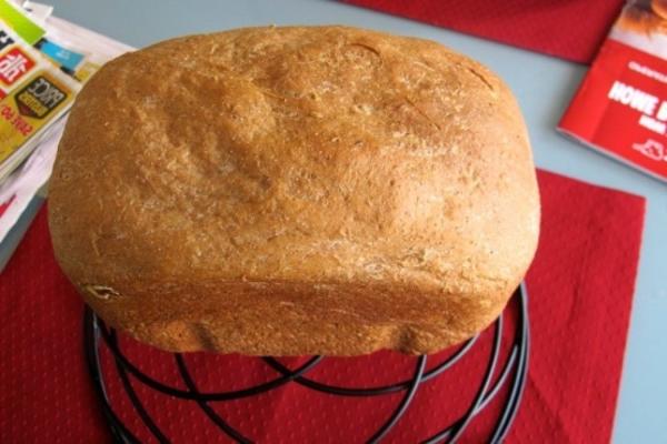 donker rogge (roggebrood) brood voor de broodmachine.