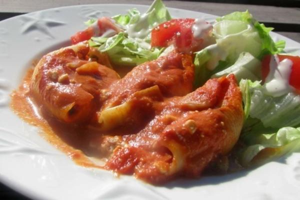 gevulde schelpen met prosciutto en erwten