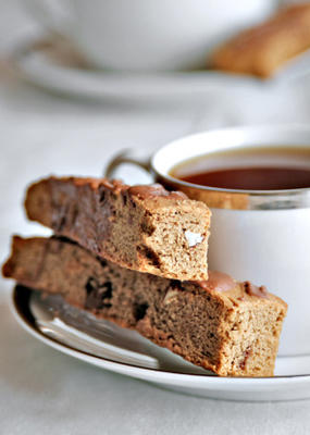 mokka amandelbiscotti met chocolademuntregen