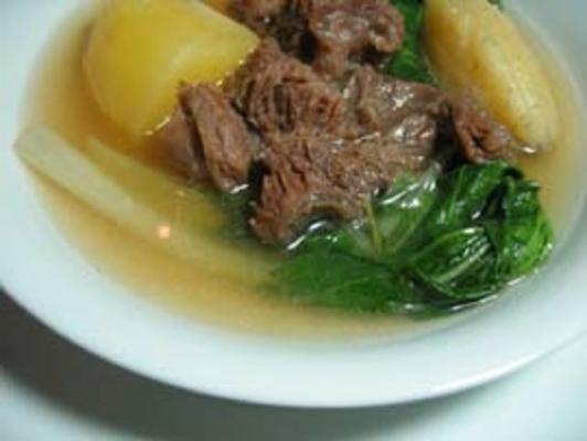 nilagang pata / baka (filipijns varkensvlees / runderbouillon soep met groenten