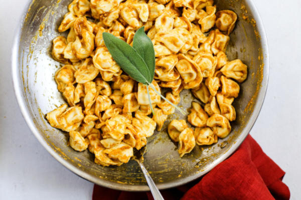 tortellini met pompoen wijze boter