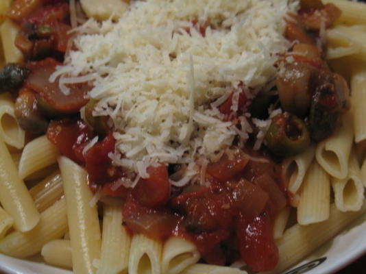 gemakkelijk pasta met olijf- en champignonpasta