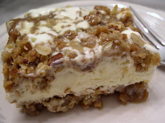 karamel pecannoten ijs dessert
