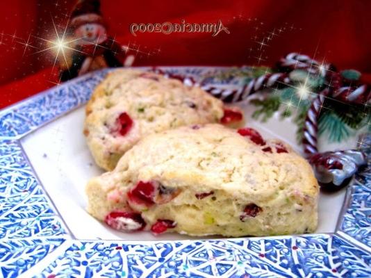 cranberry, sinaasappel en pistachescones