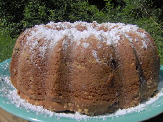 vulling in de middelste gele cake