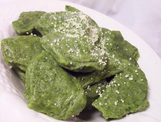 spinazie ravioli met kip en kaas vulling