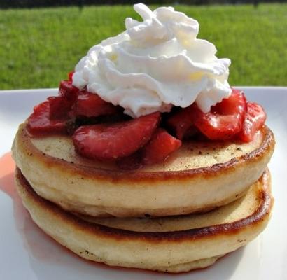 pannenkoeken met verse aardbeien