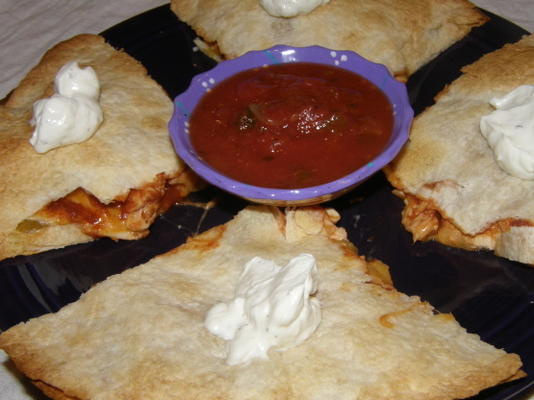 bbq kip en cheddar quesadilla's