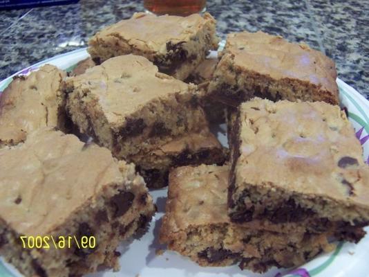 chippy blond brownies