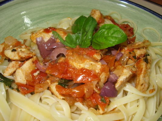 pasta met kip en zongedroogde tomaten