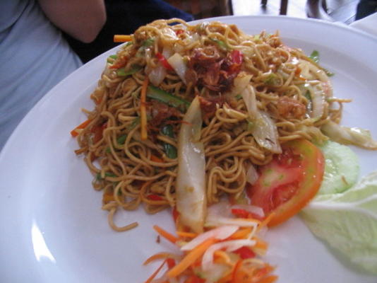 vegetarische mi goreng (Indonesische gebakken noedels)